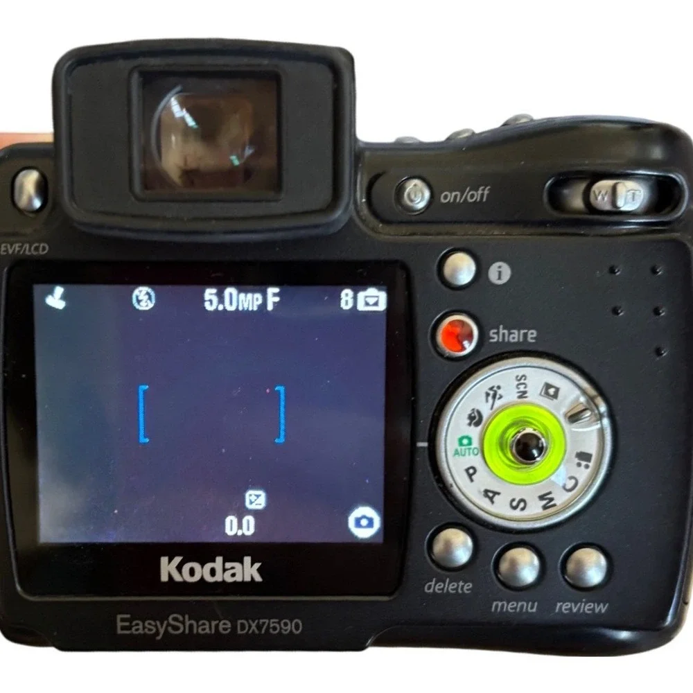 Kodak EasyShare ZD8612 IS Digital Camera 8.1MP‎ 12x Optical Zoom Black HD Bundle